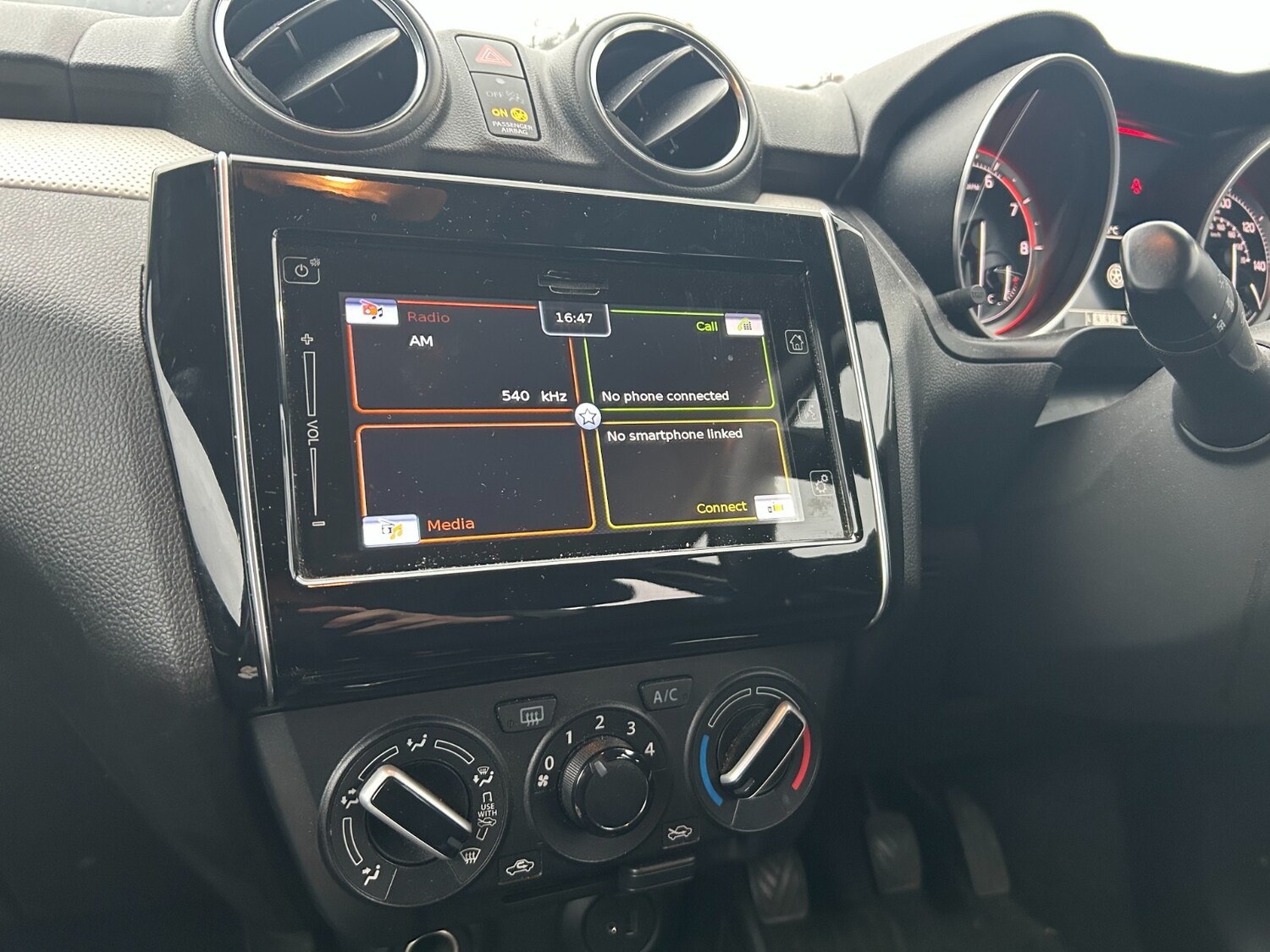 Used Suzuki Swift 2023 for sale - 76095995: Photo 12