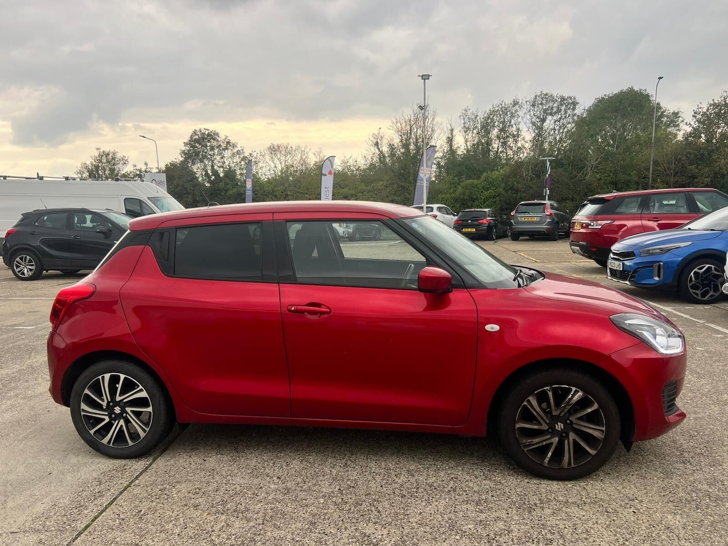Used Suzuki Swift 2023 for sale - 76095995: Photo 2