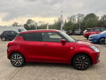 Used Suzuki Swift 2023 for sale - 76095995: Photo 2