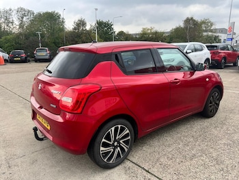 Used Suzuki Swift 2023 for sale - 76095995: Photo 3