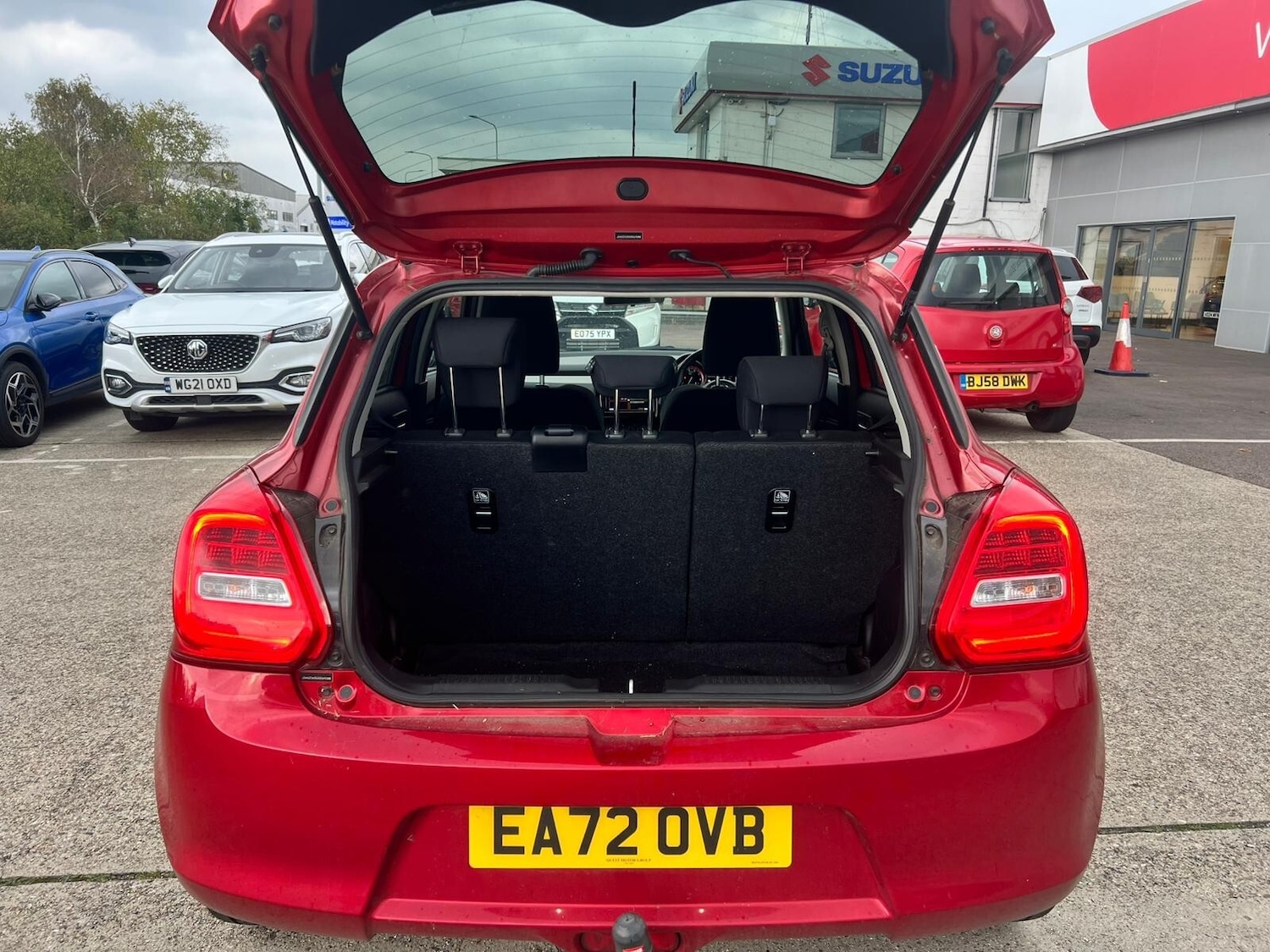 Used Suzuki Swift 2023 for sale - 76095995: Photo 5