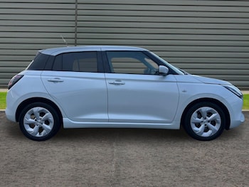 Used Suzuki Swift 2024 for sale - 77240680: Photo