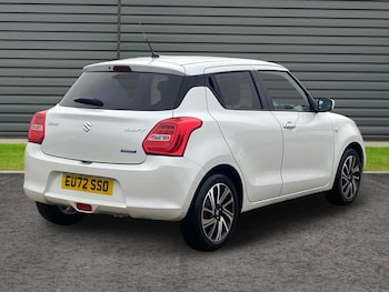 Used Suzuki Swift 2022 for sale - 76853666: Photo