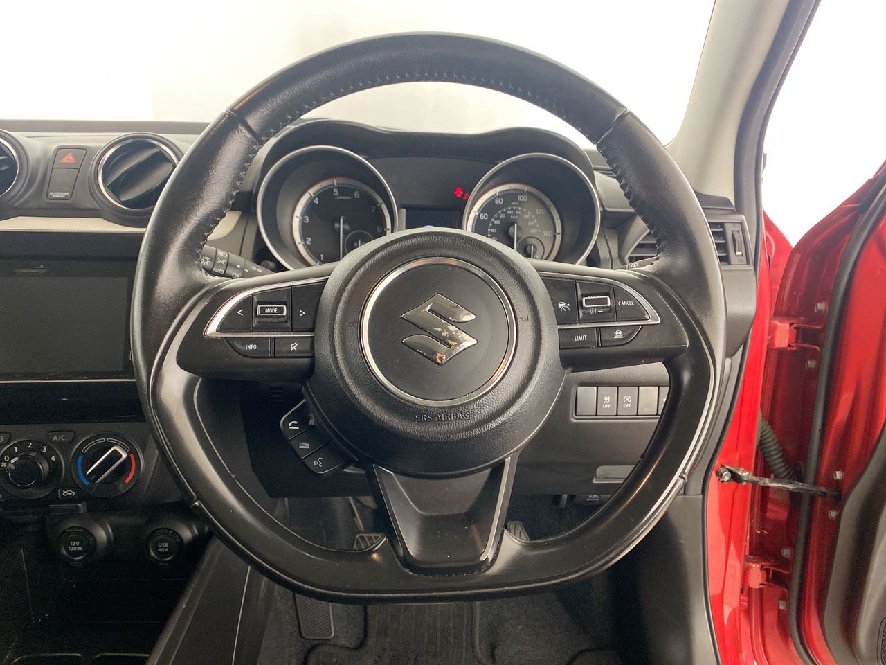 Used Suzuki Swift 2023 for sale - 76461491: Photo 15