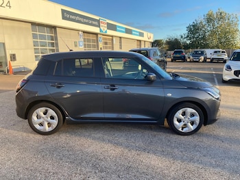 Used Suzuki Swift 2025 for sale - 76191175: Photo 2