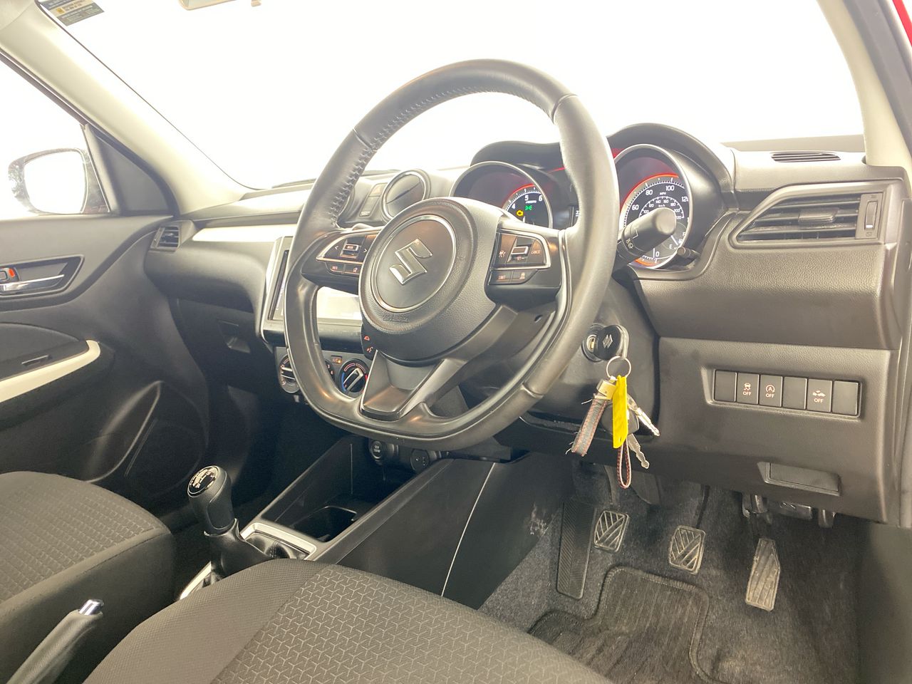 Used Suzuki Swift 2023 for sale - 76635292: Photo 28