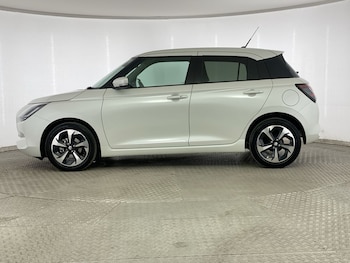 Used Suzuki Swift 2025 for sale - 75441400: Photo