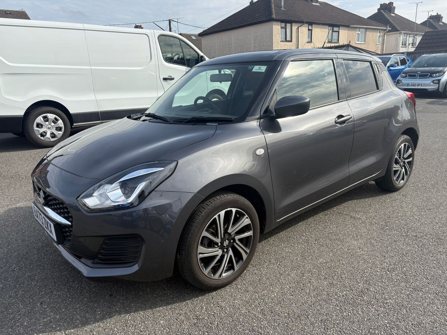 Used Suzuki Swift 2024 for sale - 76730571: Photo 2