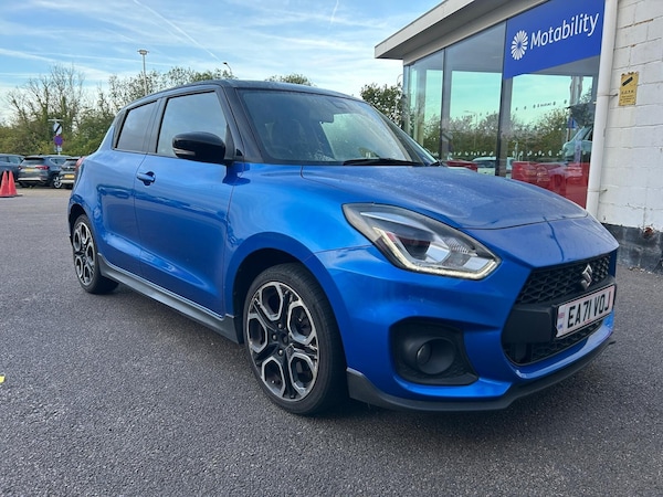 Used Suzuki Swift 2021 for sale - 76229180: Photo 1