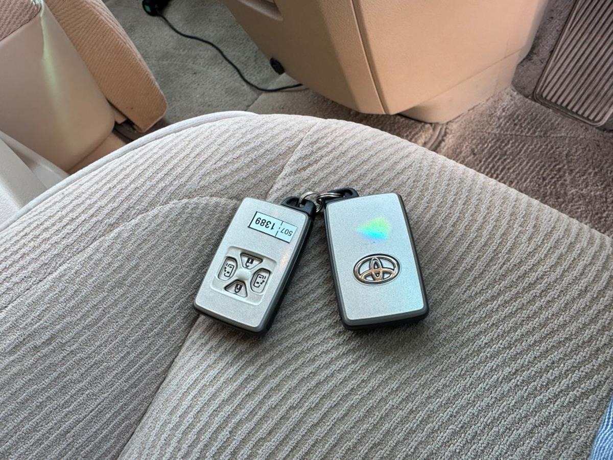 Used Toyota Vellfire 2008 for sale - 76181502: Photo 14