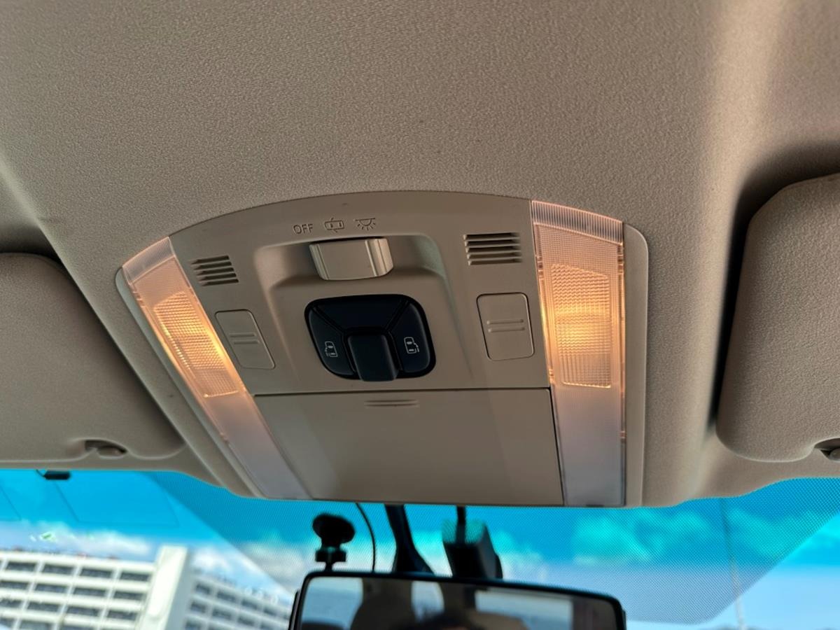 Used Toyota Vellfire 2008 for sale - 76181502: Photo 15