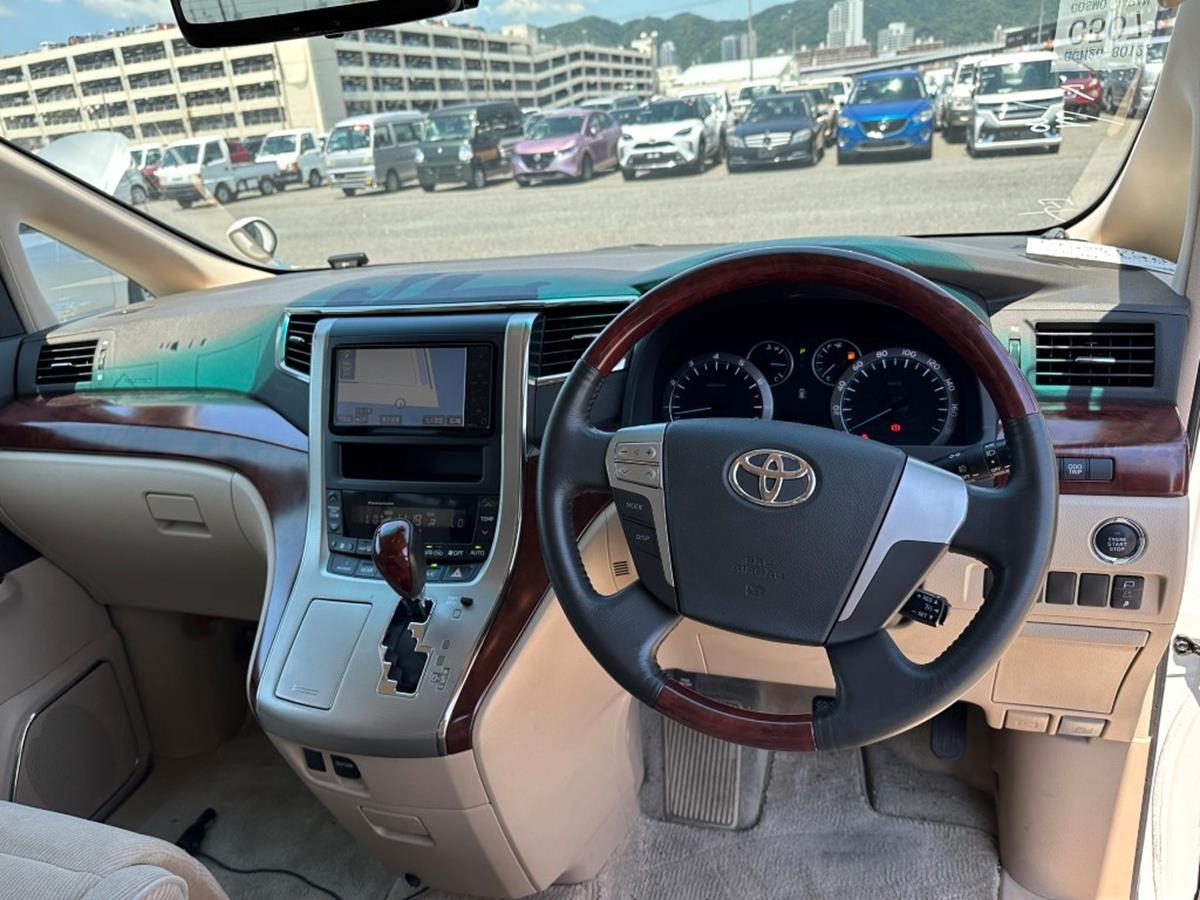 Used Toyota Vellfire 2008 for sale - 76181502: Photo 9