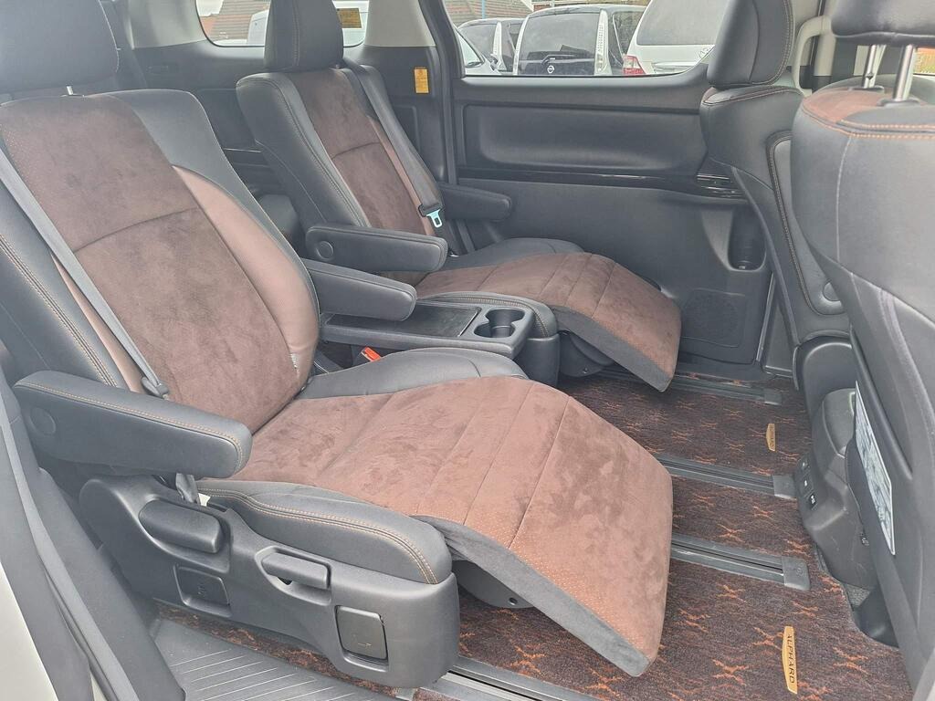 Used Toyota Alphard 2024 for sale - 76476978: Photo 15