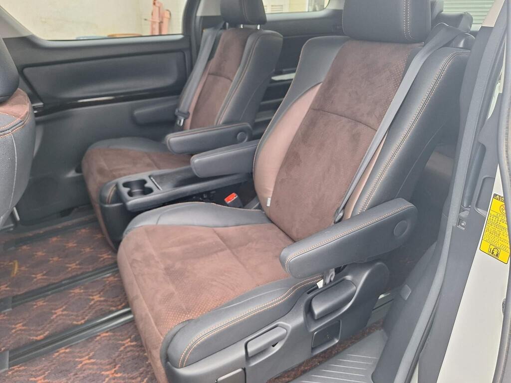 Used Toyota Alphard 2024 for sale - 76476978: Photo 16