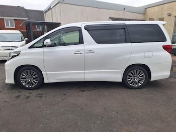 Used Toyota Alphard 2024 for sale - 76476978: Photo