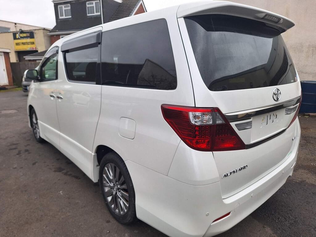 Used Toyota Alphard 2024 for sale - 76476978: Photo 3