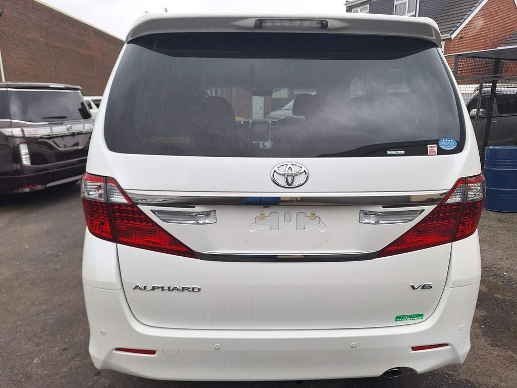 Used Toyota Alphard 2024 for sale - 76476978: Photo 4