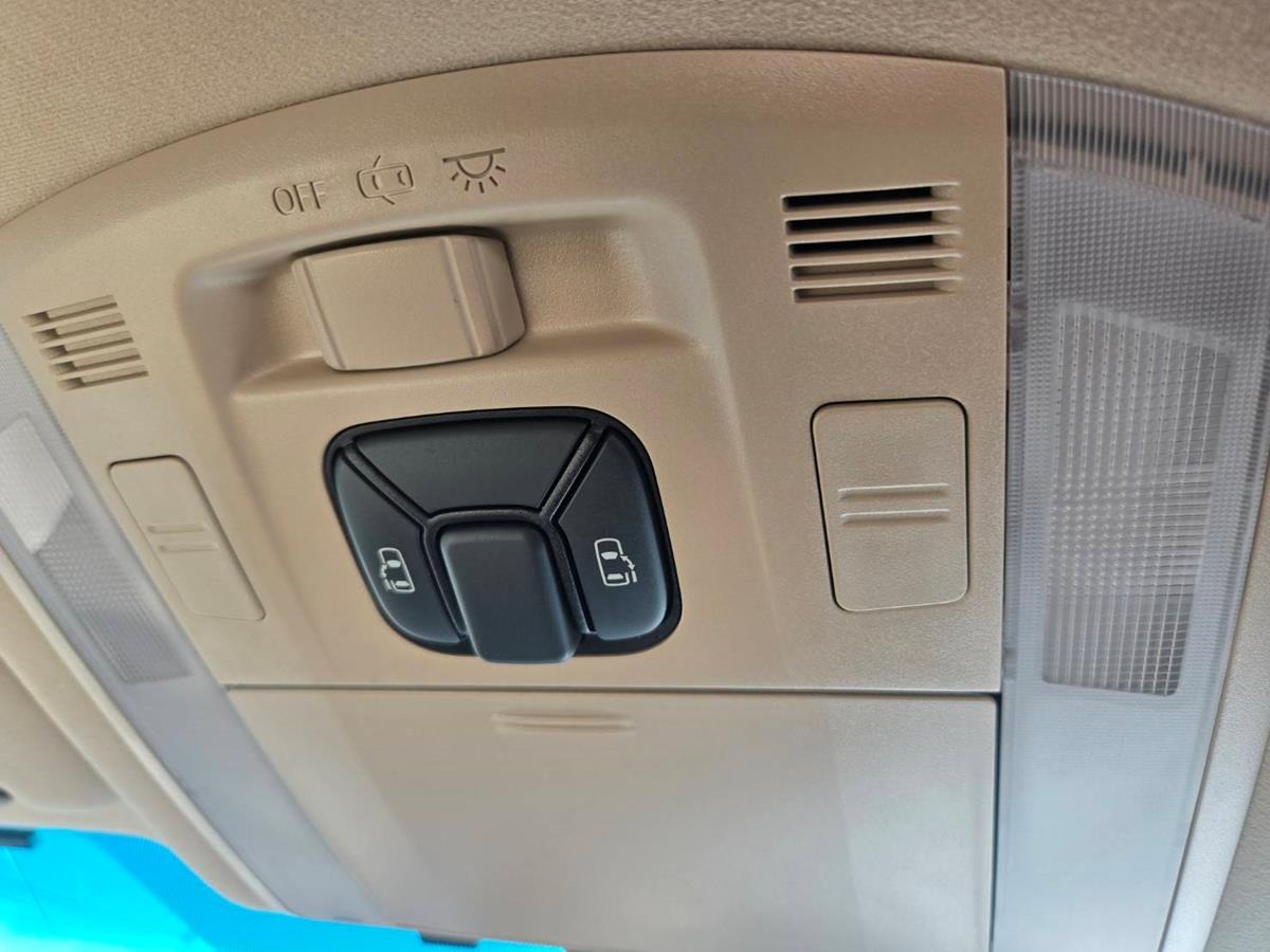 Used Toyota Alphard 2010 for sale - 76193490: Photo 14