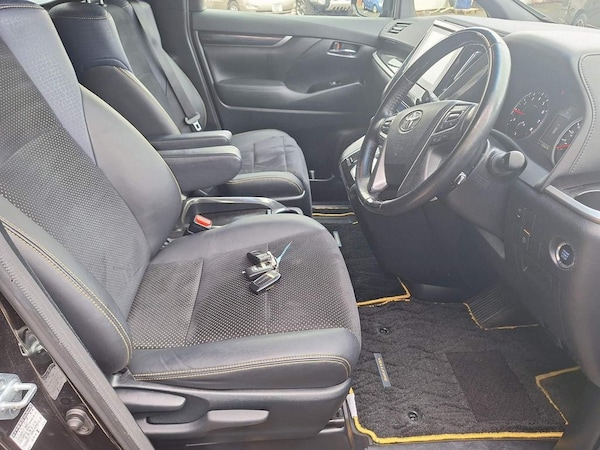 Used Toyota Vellfire 2024 for sale - 75994708: Photo 11