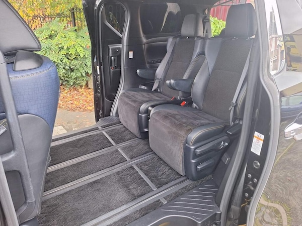 Used Toyota Vellfire 2024 for sale - 75994708: Photo 17