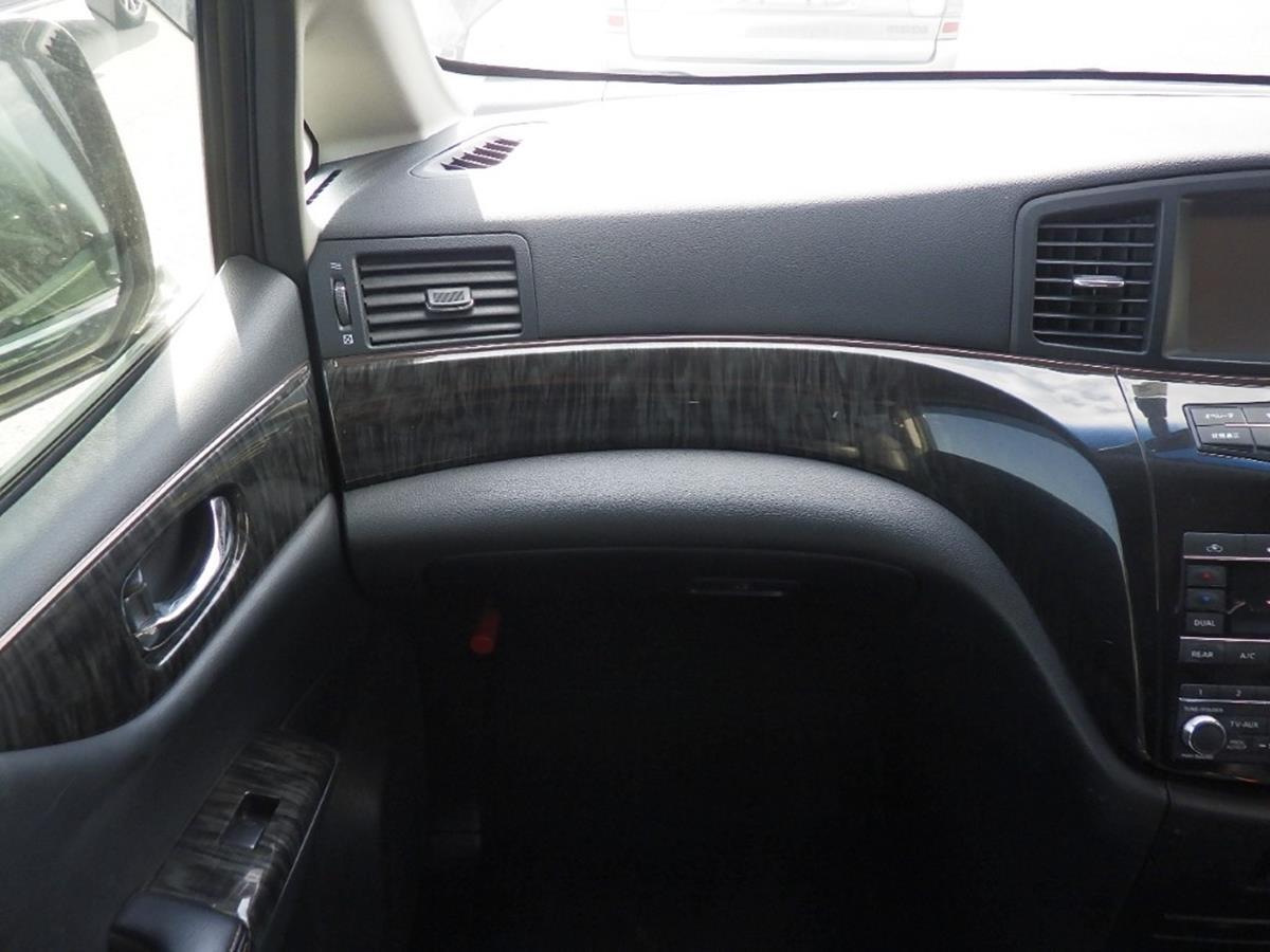 Used Nissan Elgrand 2014 for sale - 69008097: Photo 11