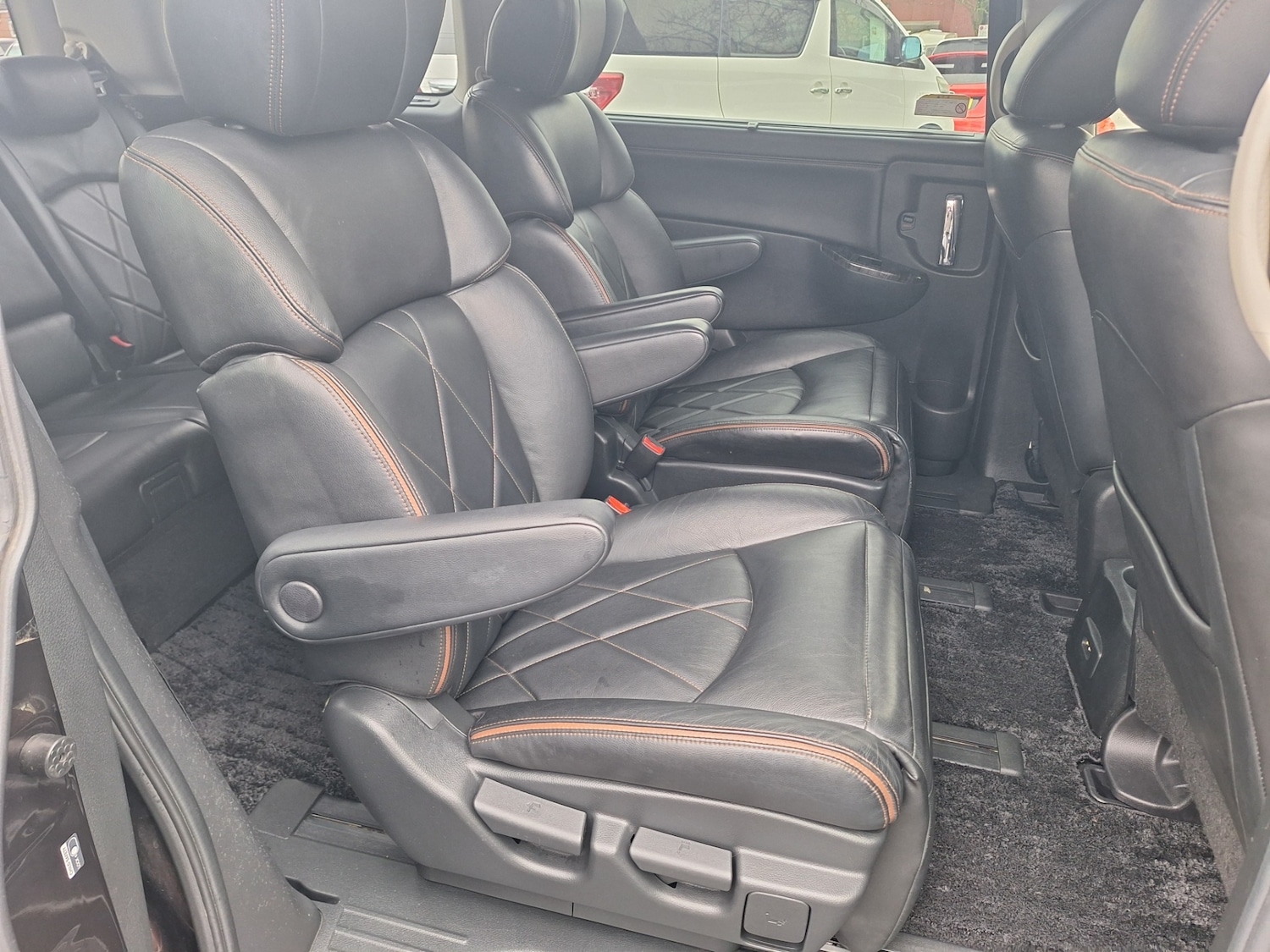 Used Nissan Elgrand 2014 for sale - 69008097: Photo 14