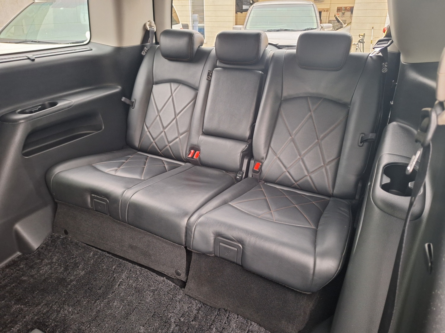 Used Nissan Elgrand 2014 for sale - 69008097: Photo 17