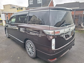 Used Nissan Elgrand 2014 for sale - 69008097: Photo