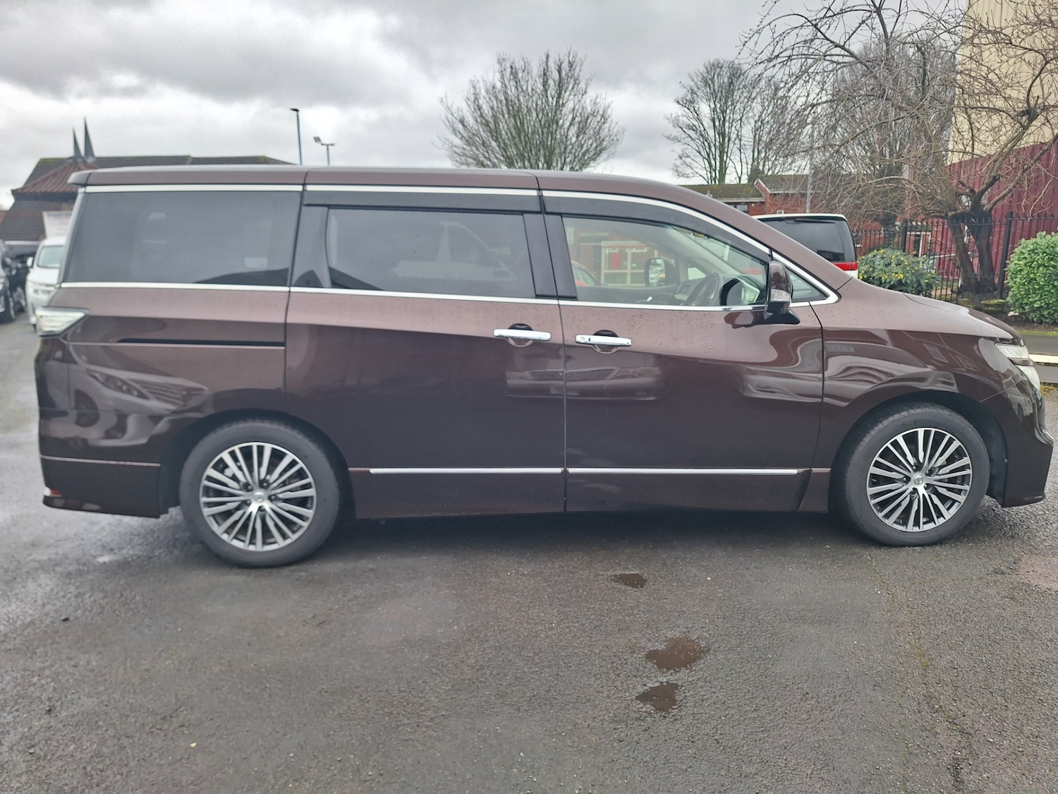 Used Nissan Elgrand 2014 for sale - 69008097: Photo 7