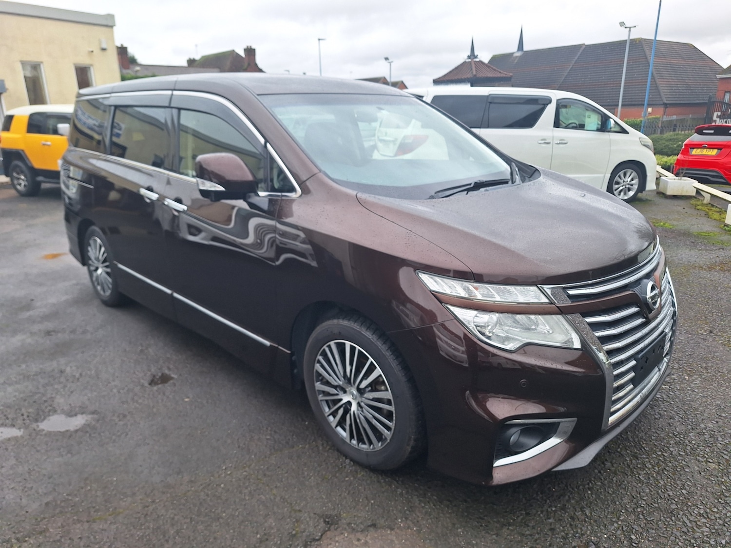 Used Nissan Elgrand 2014 for sale - 69008097: Photo 8