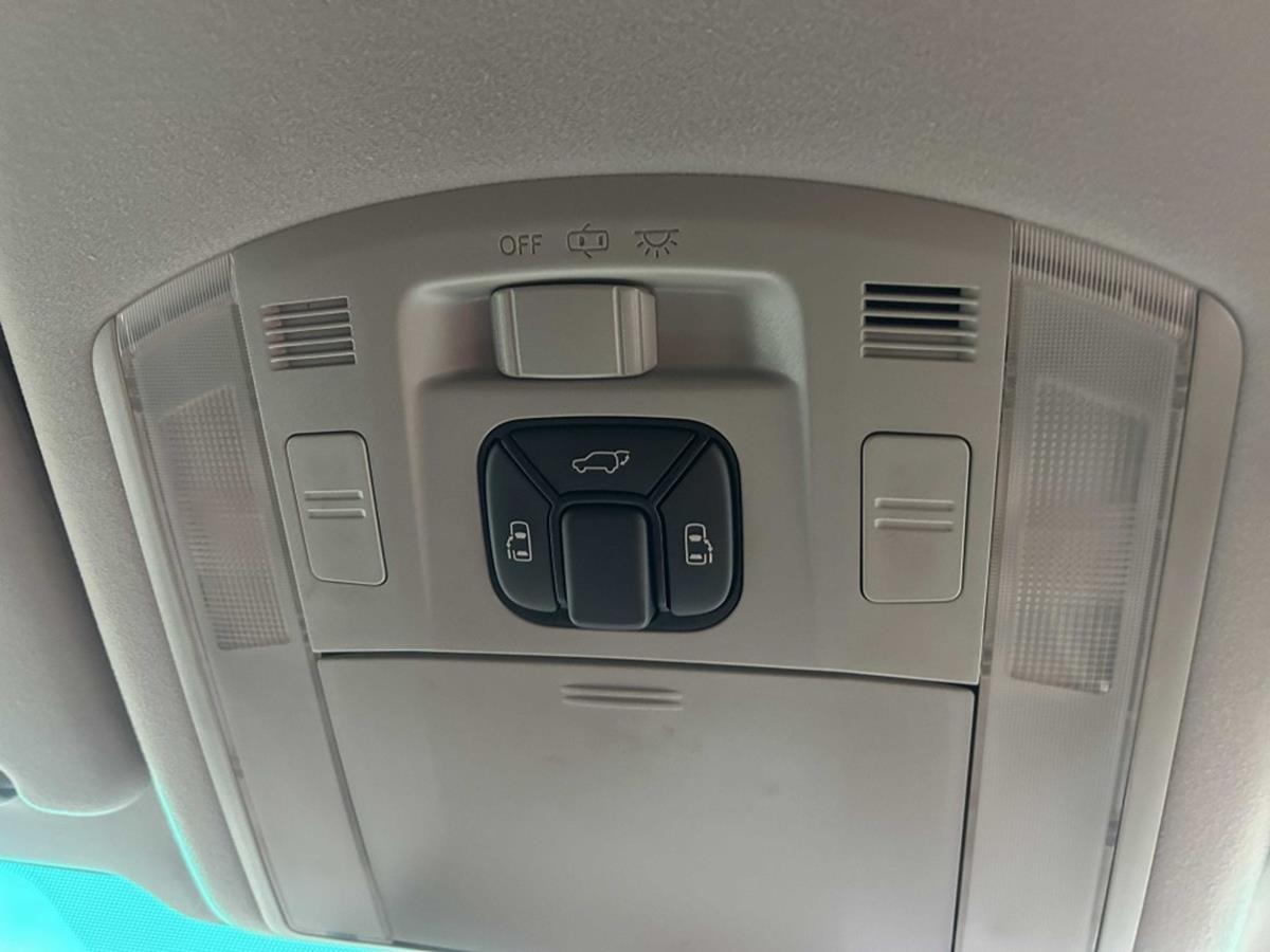 Used Toyota Vellfire 2010 for sale - 76192811: Photo 14