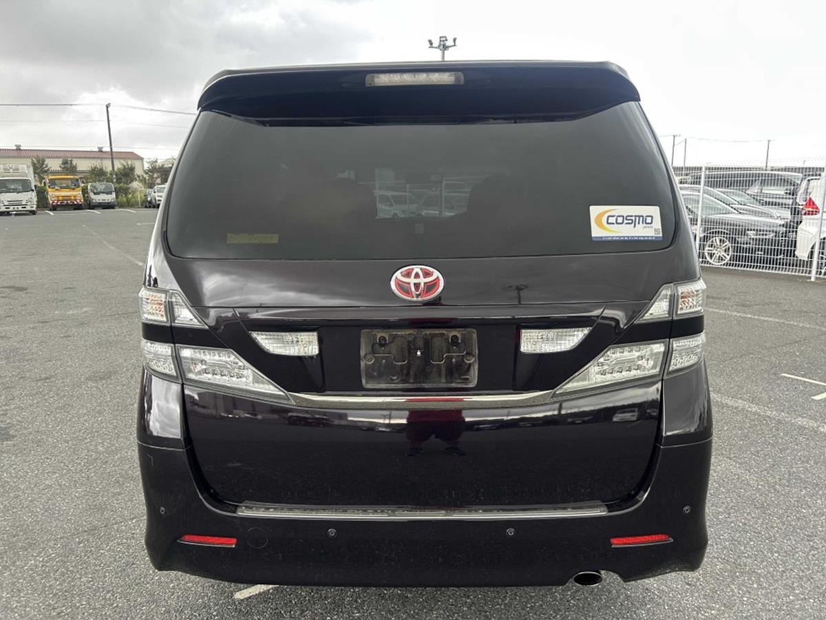 Used Toyota Vellfire 2010 for sale - 76192811: Photo 4