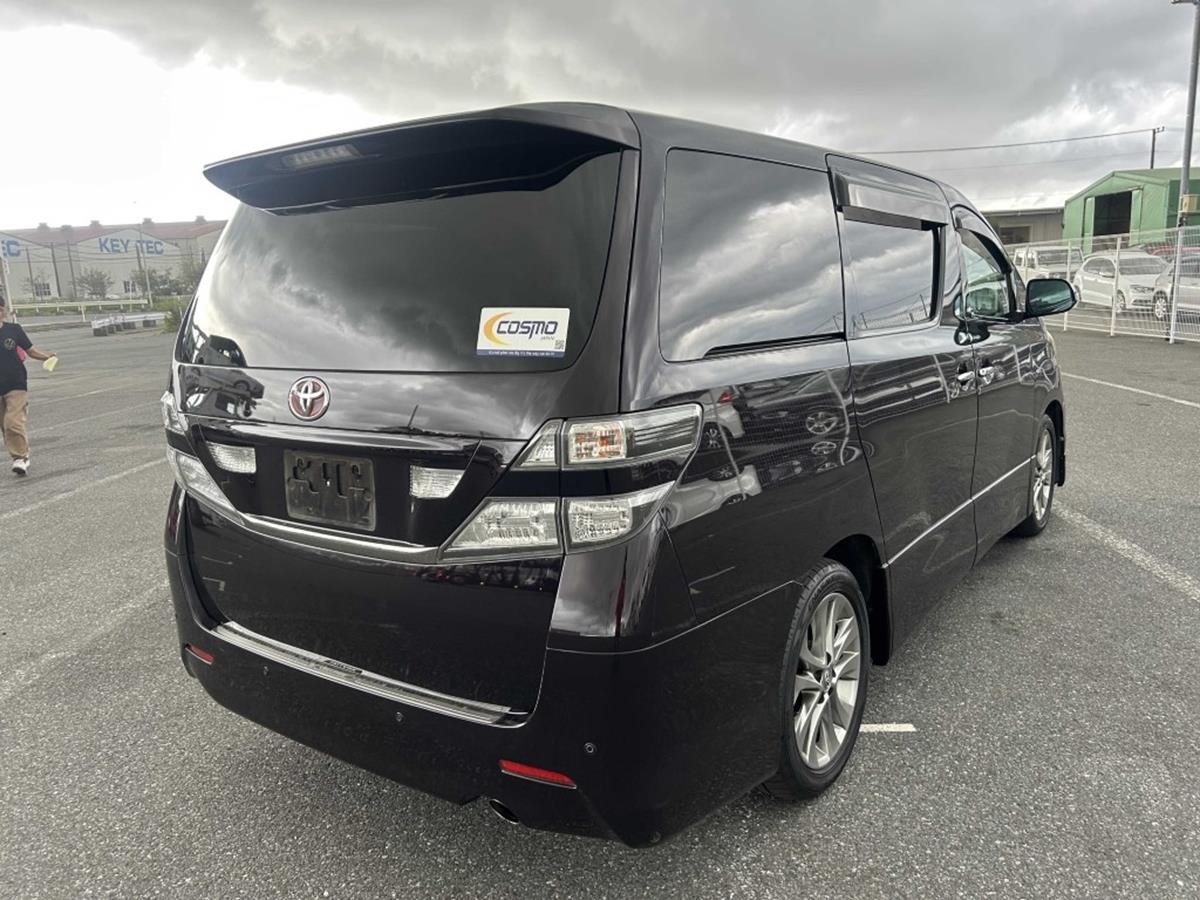 Used Toyota Vellfire 2010 for sale - 76192811: Photo 5