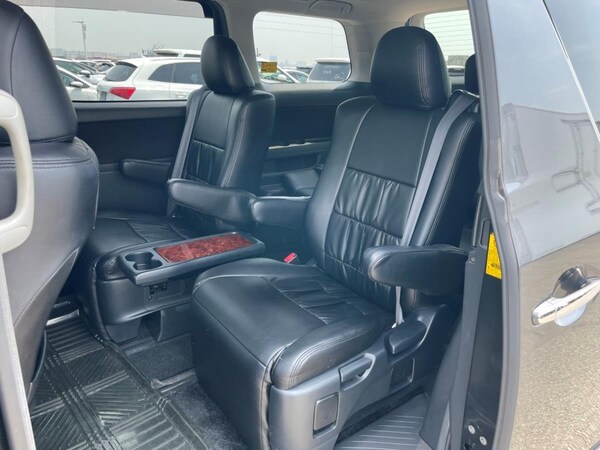 Used Toyota Vellfire 2010 for sale - 75168682: Photo 15