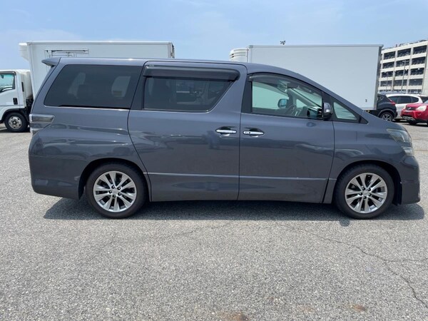 Used Toyota Vellfire 2010 for sale - 75168682: Photo 1