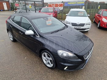 Used Volvo V40 2015 for sale - 77474663: Photo
