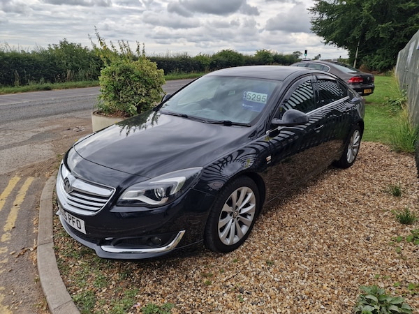 Used Vauxhall Insignia 2015 for sale - 75418475: Photo 2