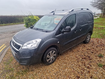 Used Peugeot Partner 2017 for sale - 76845290: Photo