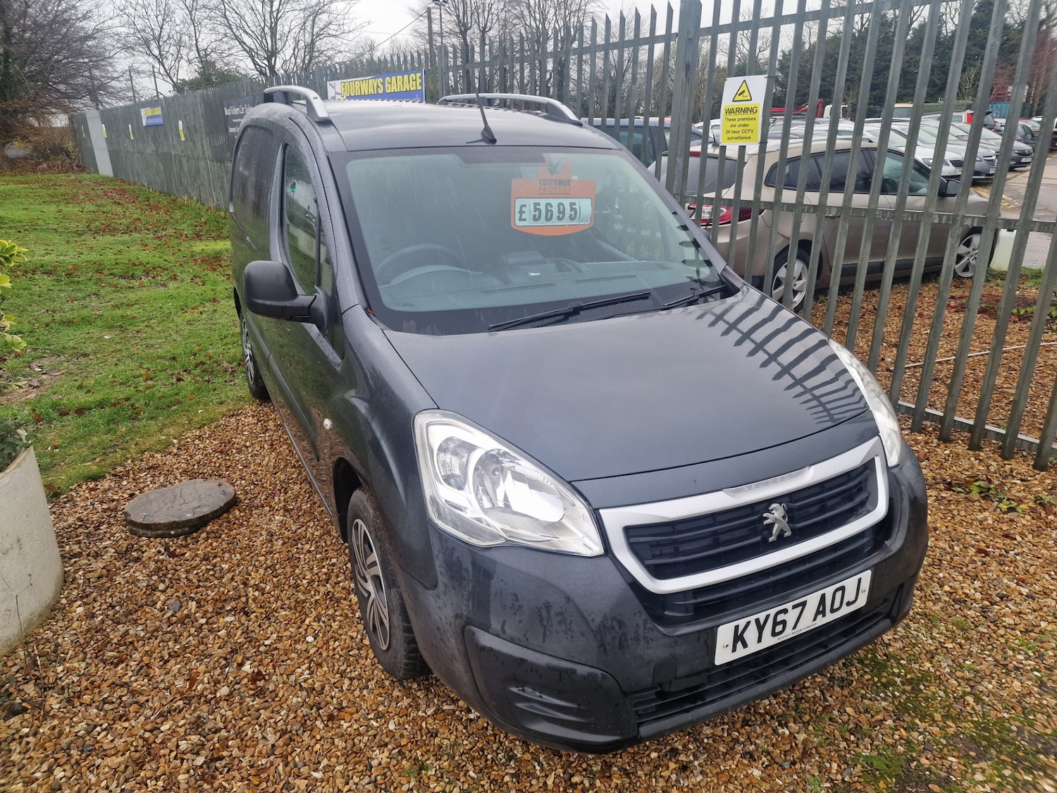 Used Peugeot Partner 2017 for sale - 76845290: Photo 2