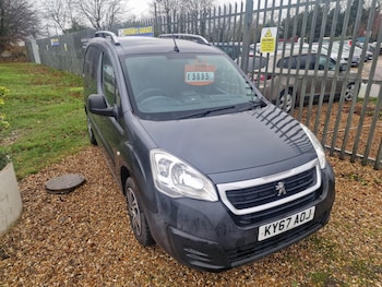 Used Peugeot Partner 2017 for sale - 76845290: Photo