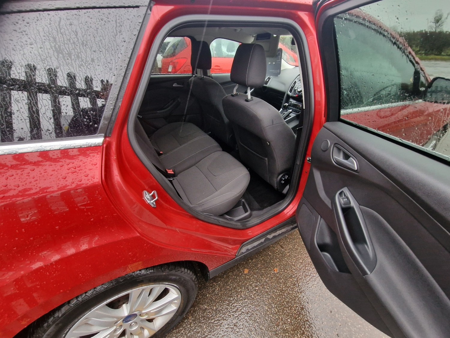 Used Ford Focus 2014 for sale - 76735665: Photo 4