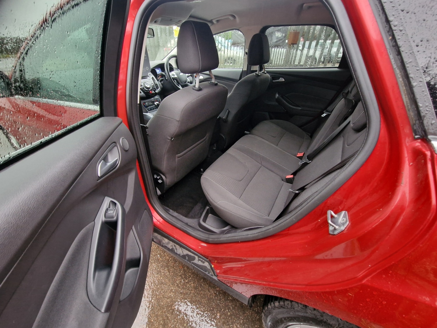 Used Ford Focus 2014 for sale - 76735665: Photo 5