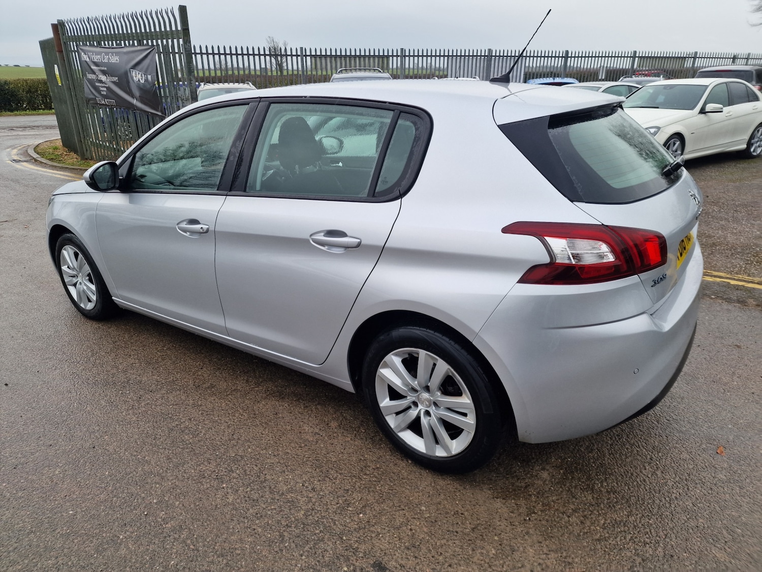 Used Peugeot 308 2016 for sale - 77630921: Photo 6