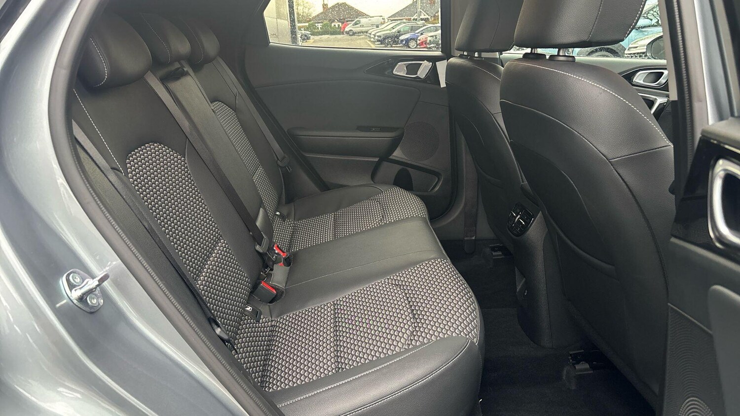 Used Kia XCeed 2025 for sale - 77016948: Photo 12