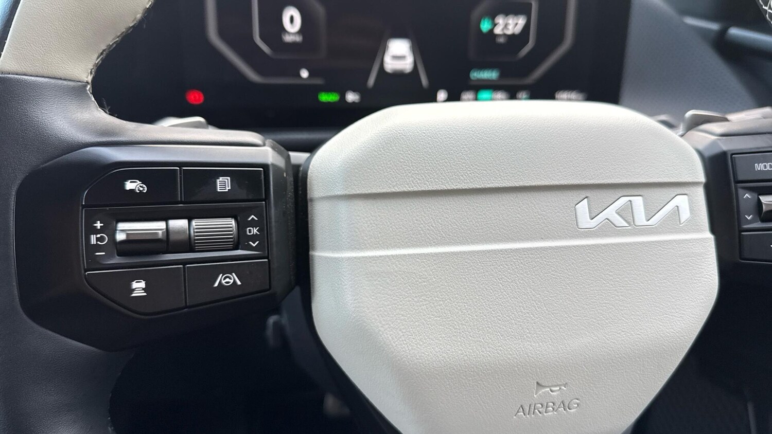 Used Kia EV6 2025 for sale - 77156301: Photo 40