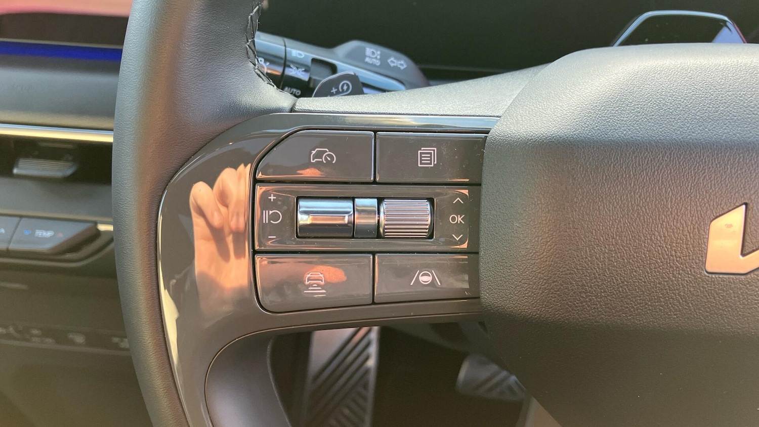 Used Kia EV9 2025 for sale - 77538121: Photo 11