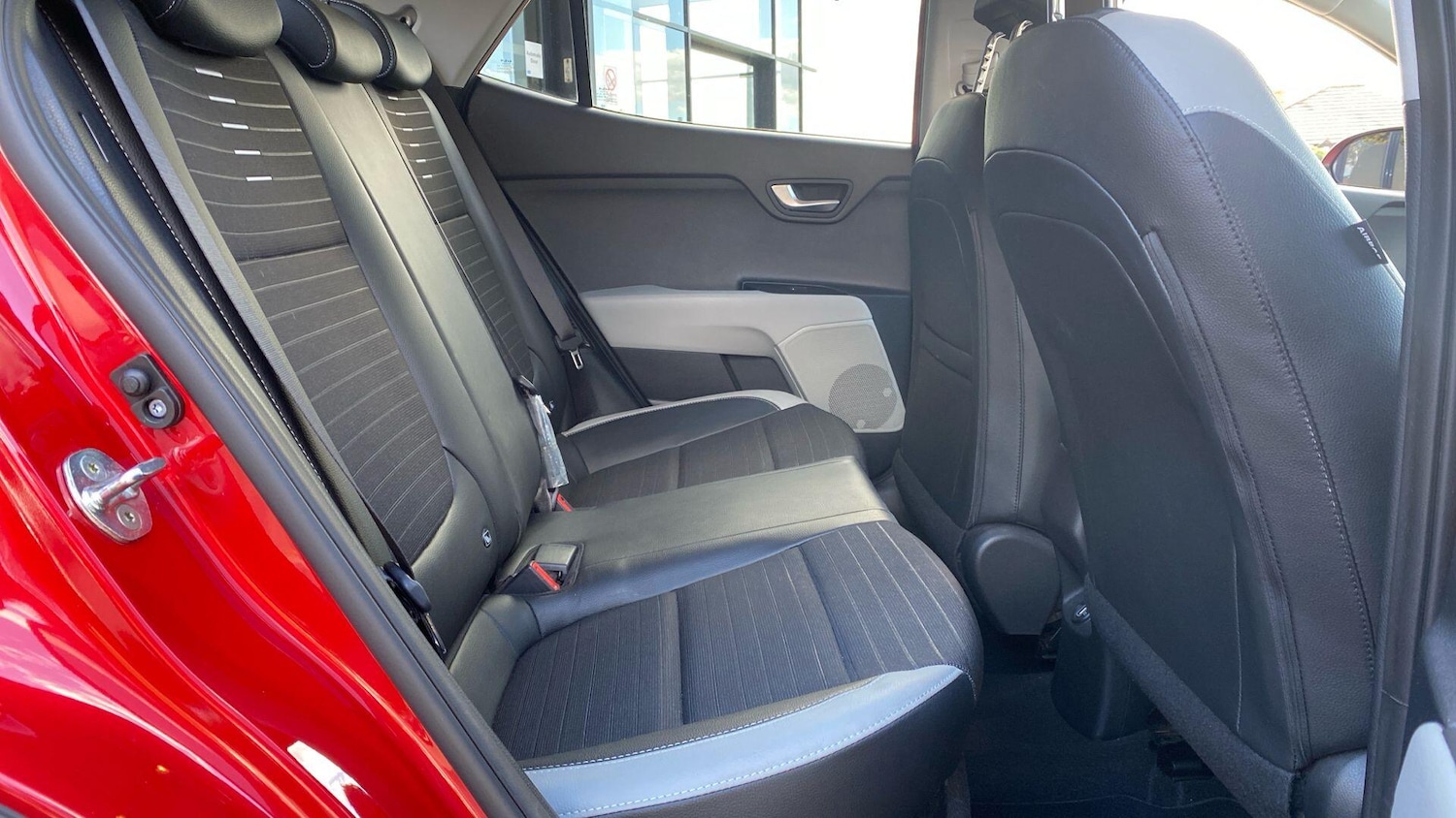 Used Kia Stonic 2022 for sale - 77015491: Photo 12