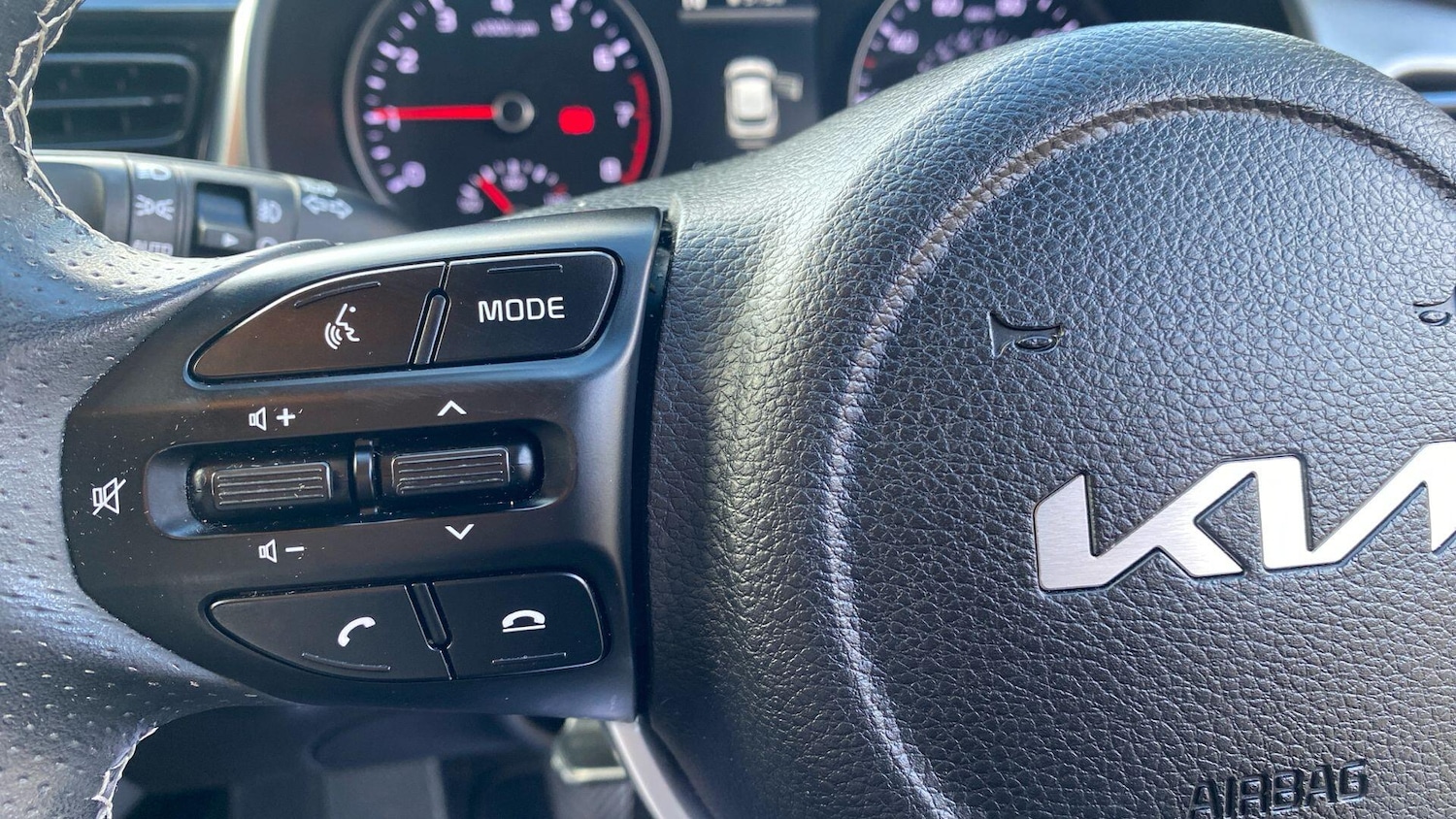 Used Kia Stonic 2022 for sale - 77015491: Photo 18