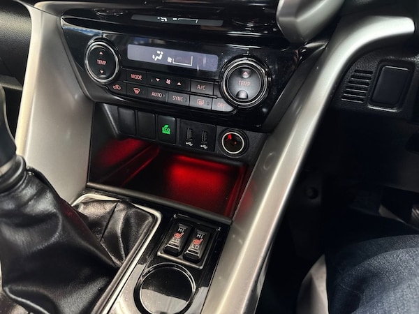 Used Mitsubishi Eclipse Cross 2017 for sale - 75619428: Photo 11