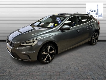 Used Volvo V40 2018 for sale - 76119304: Photo